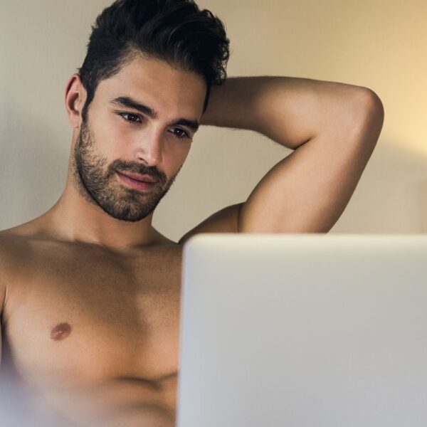 Il potere delle parole: perché le storie porno sono così attraenti?